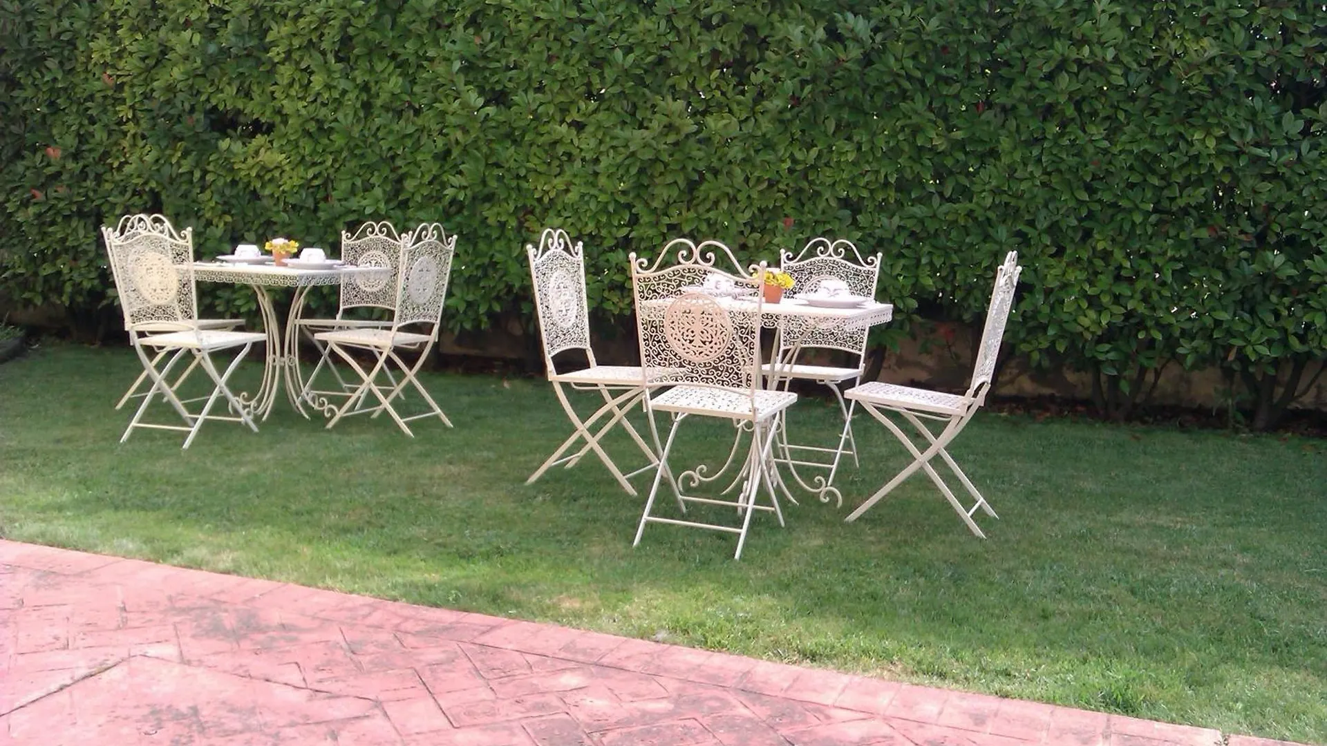 Villa Antique Con Piscina Idromassaggio In Verona, Veneto, Italia contacts