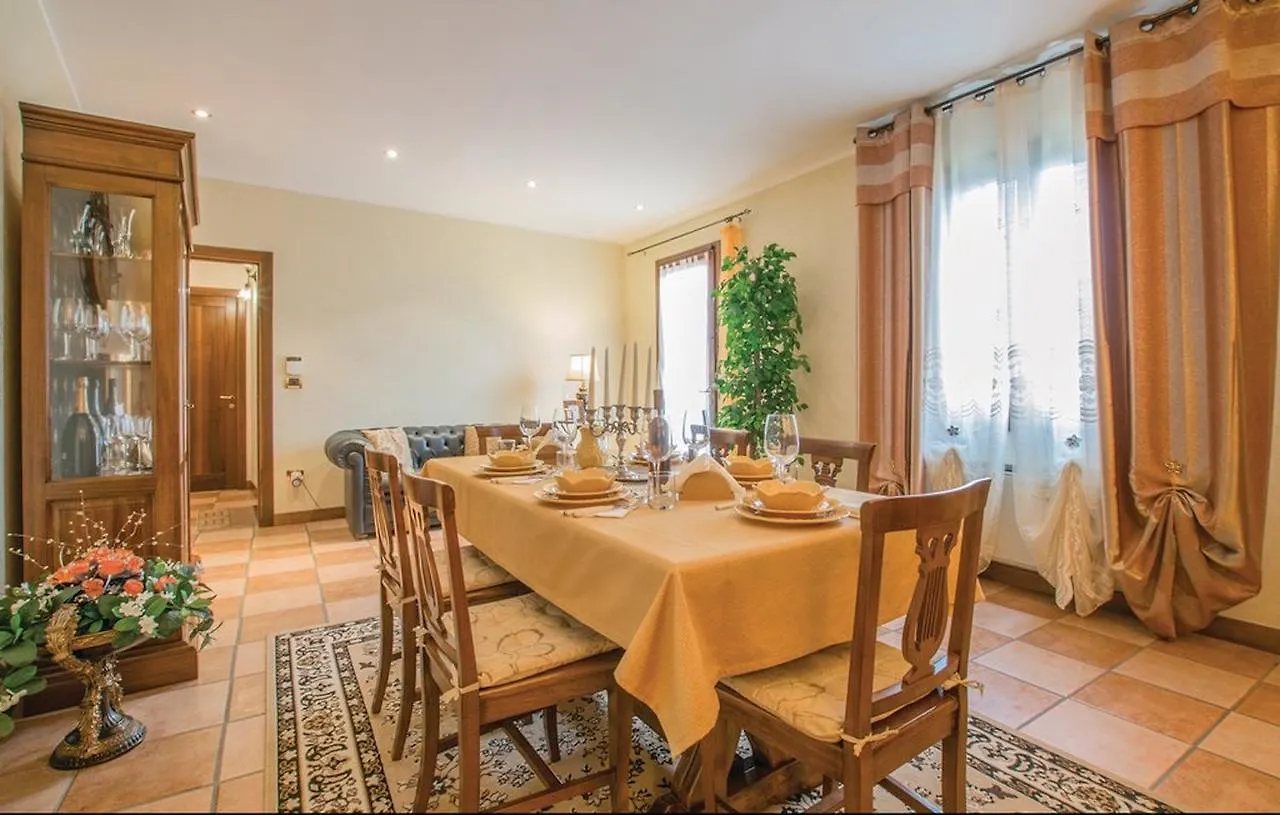 Villa Antique Con Piscina Idromassaggio In Verona, Veneto, Italia Cerea