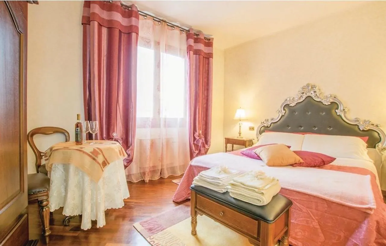 Villa Antique Con Piscina Idromassaggio In Verona, Veneto, Italia Cerea Italy