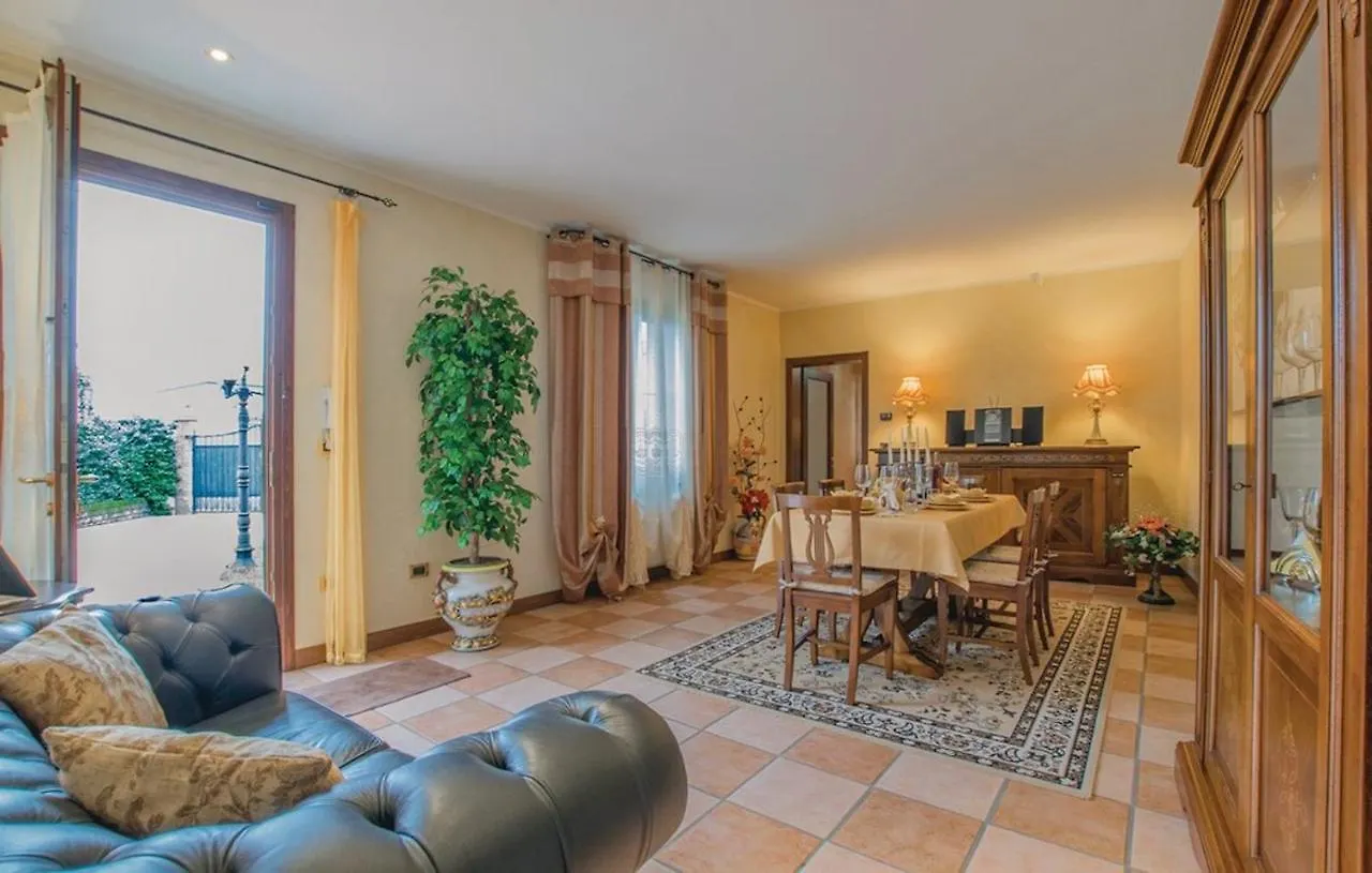 Villa Antique Con Piscina Idromassaggio In Verona, Veneto, Italia Cerea