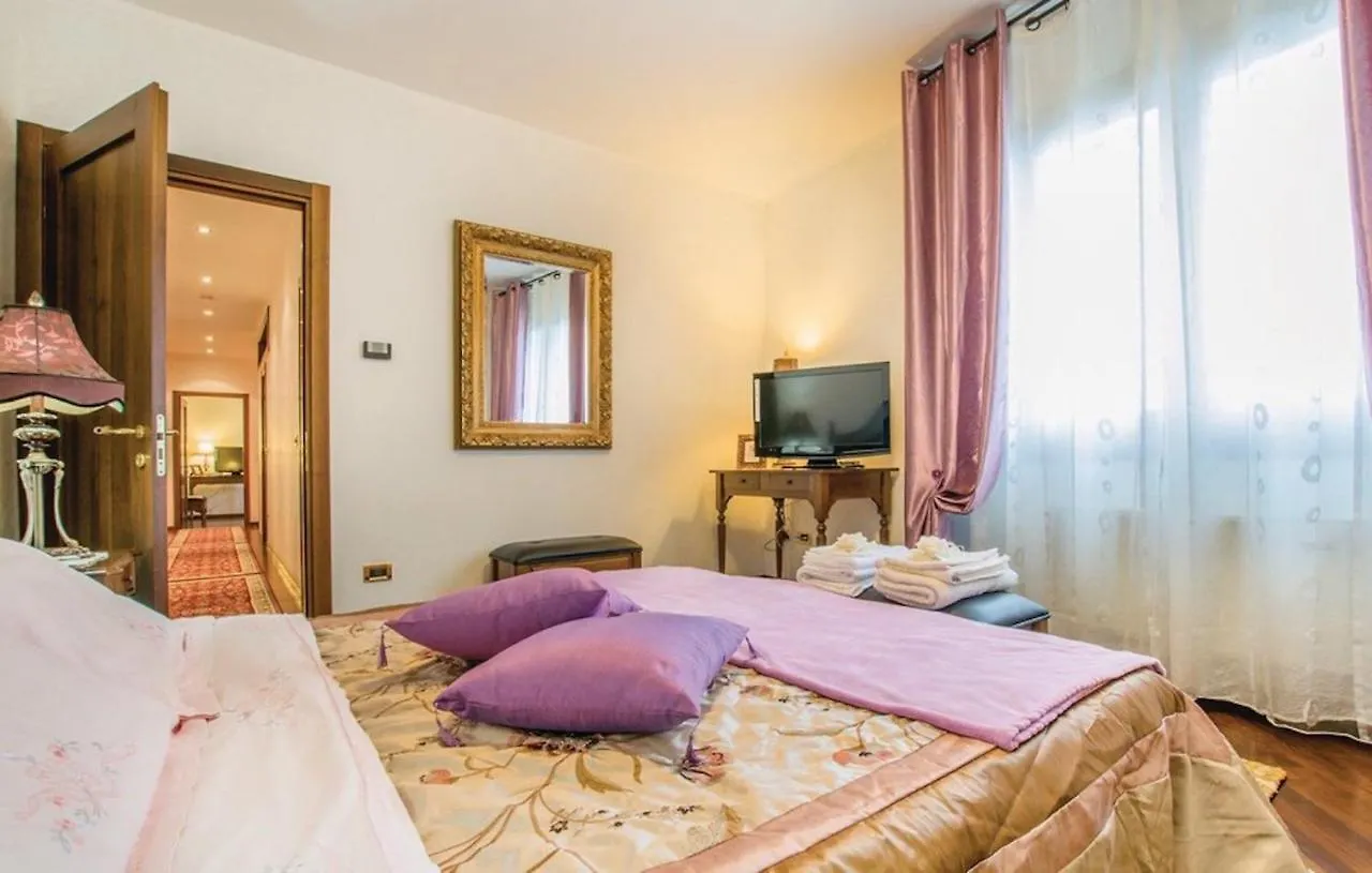 Villa Antique Con Piscina Idromassaggio In Verona, Veneto, Italia Cerea